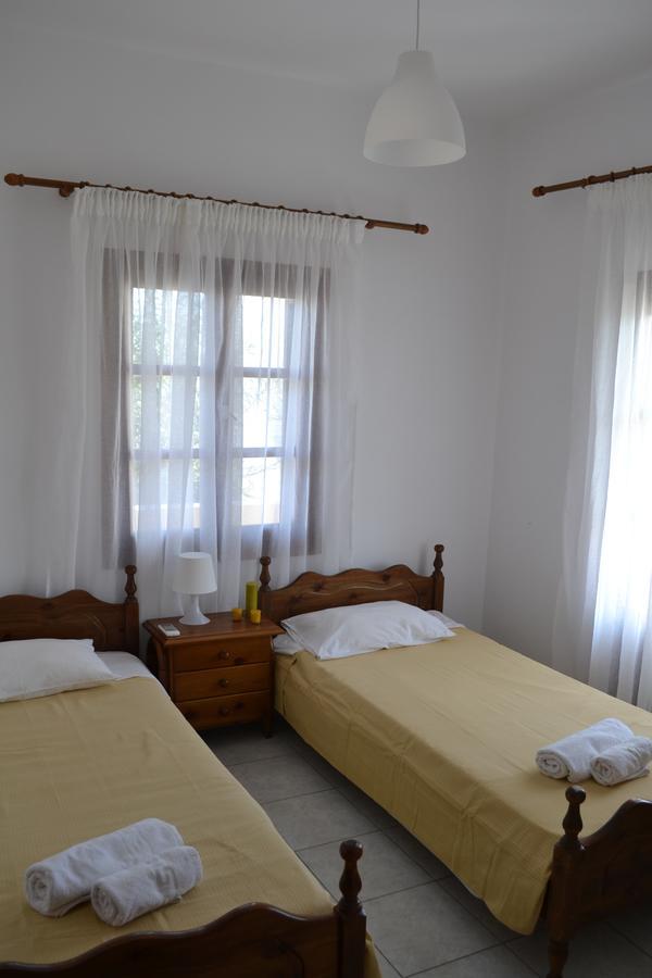 Floralia Otel Karterados  Dış mekan fotoğraf