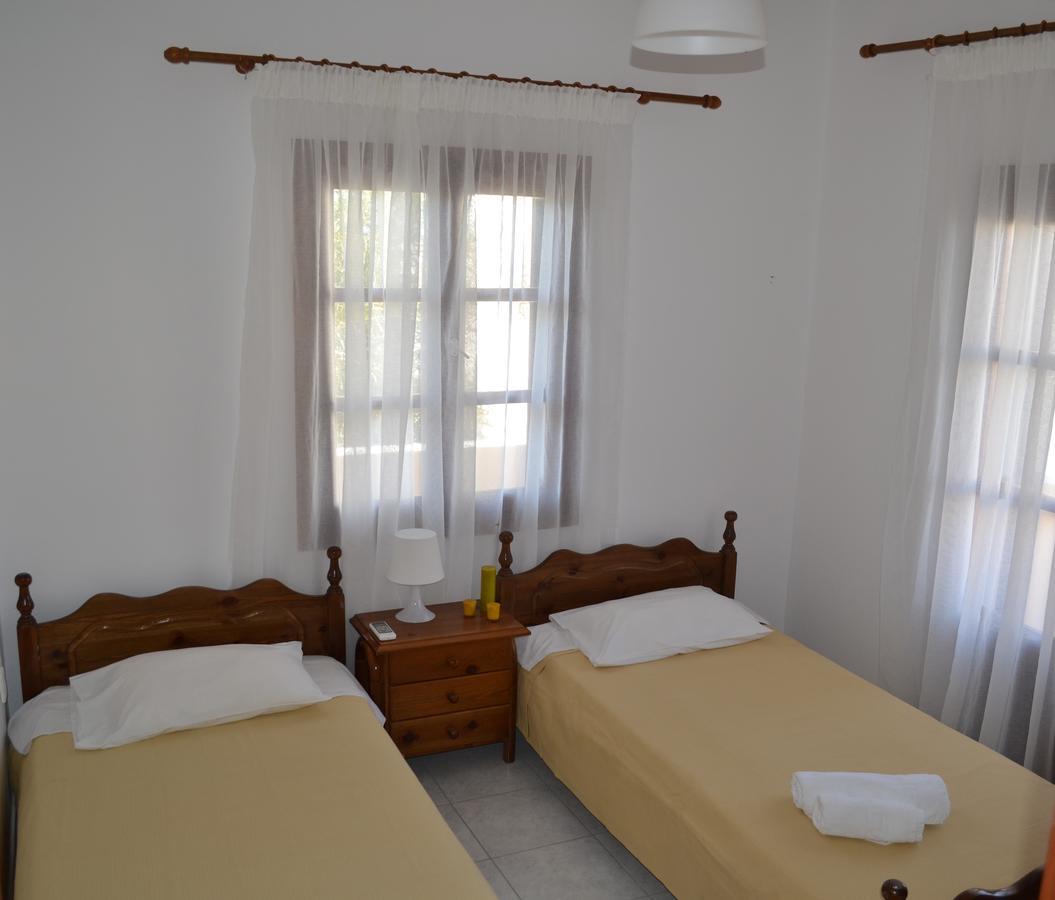 Floralia Otel Karterados  Dış mekan fotoğraf