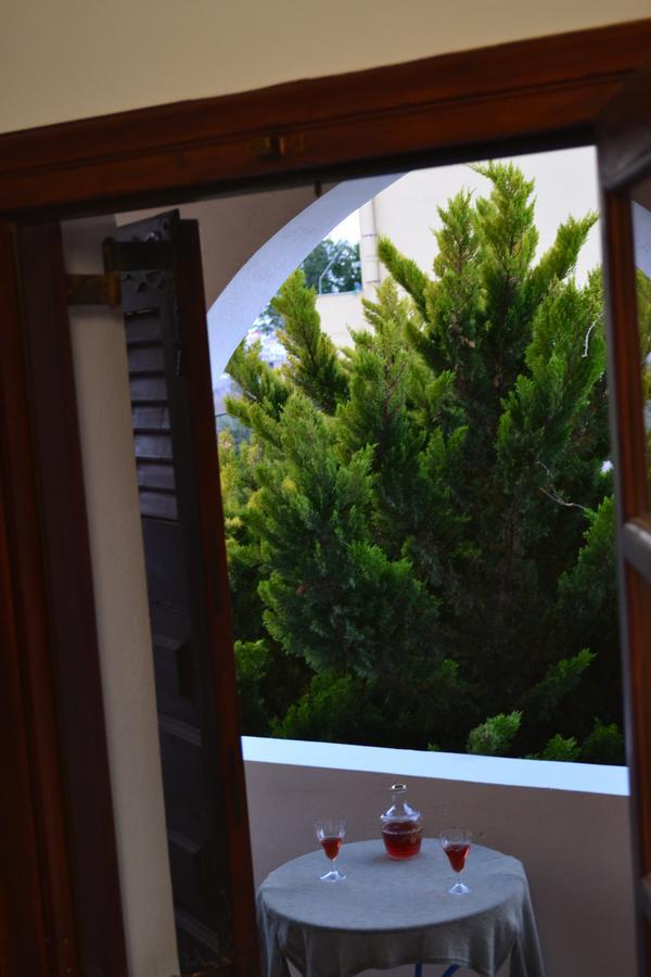 Floralia Otel Karterados  Dış mekan fotoğraf
